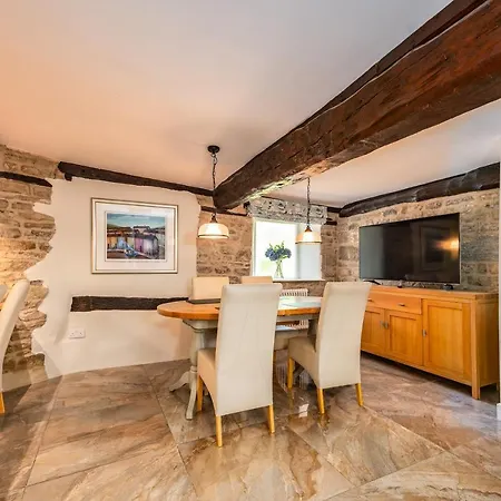 Spacious, Luxury Town Centre Granary Conversion Stamford Exterior photo