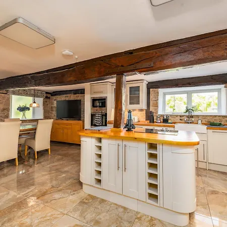 Spacious, Luxury Town Centre Granary Conversion Stamford Exterior photo