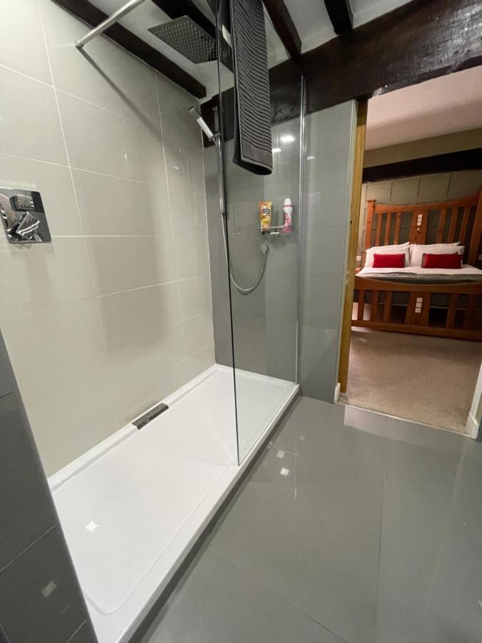 Spacious, Luxury Town Centre Granary Conversion * Stamford