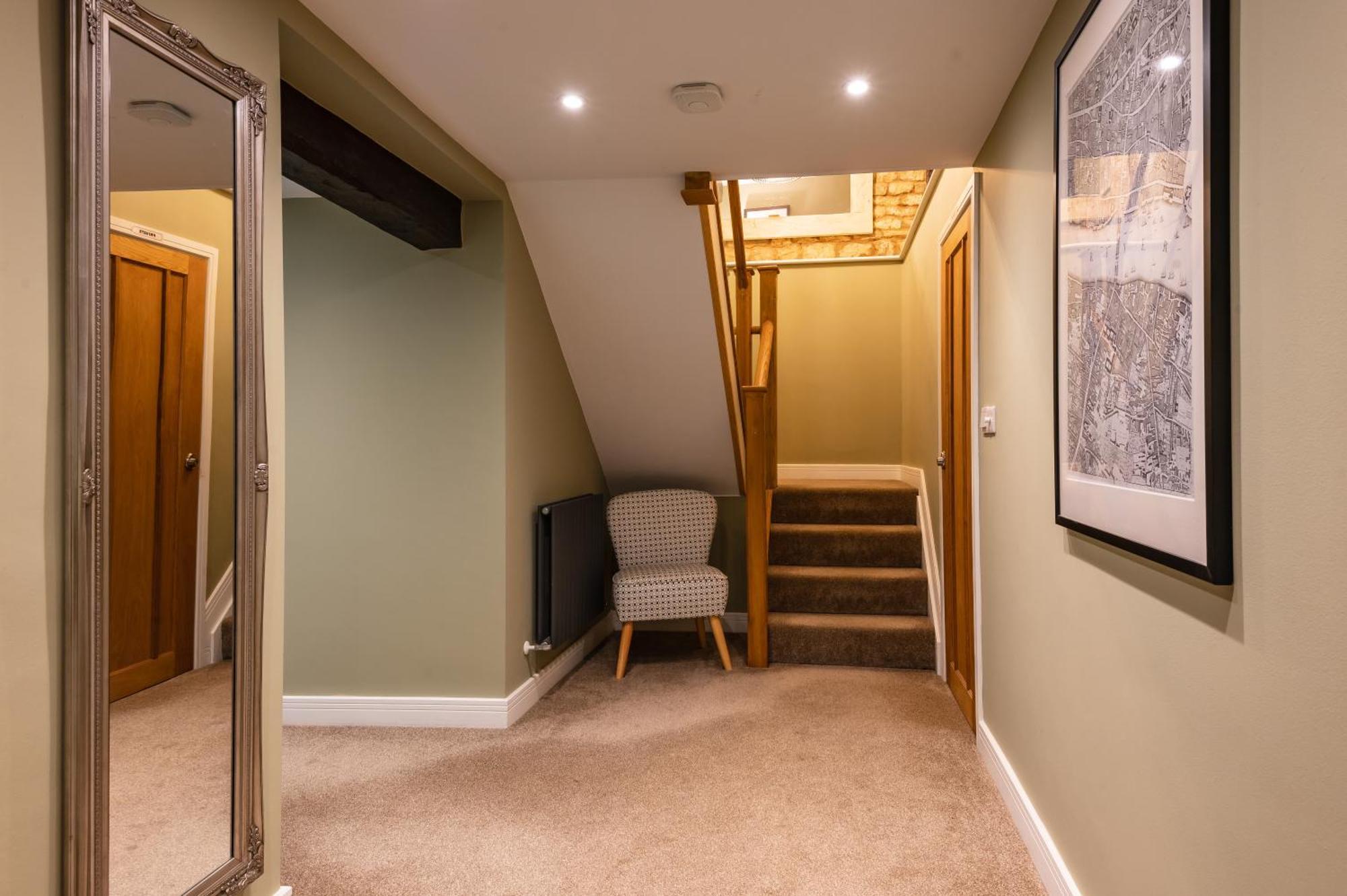 Spacious, Luxury Town Centre Granary Conversion