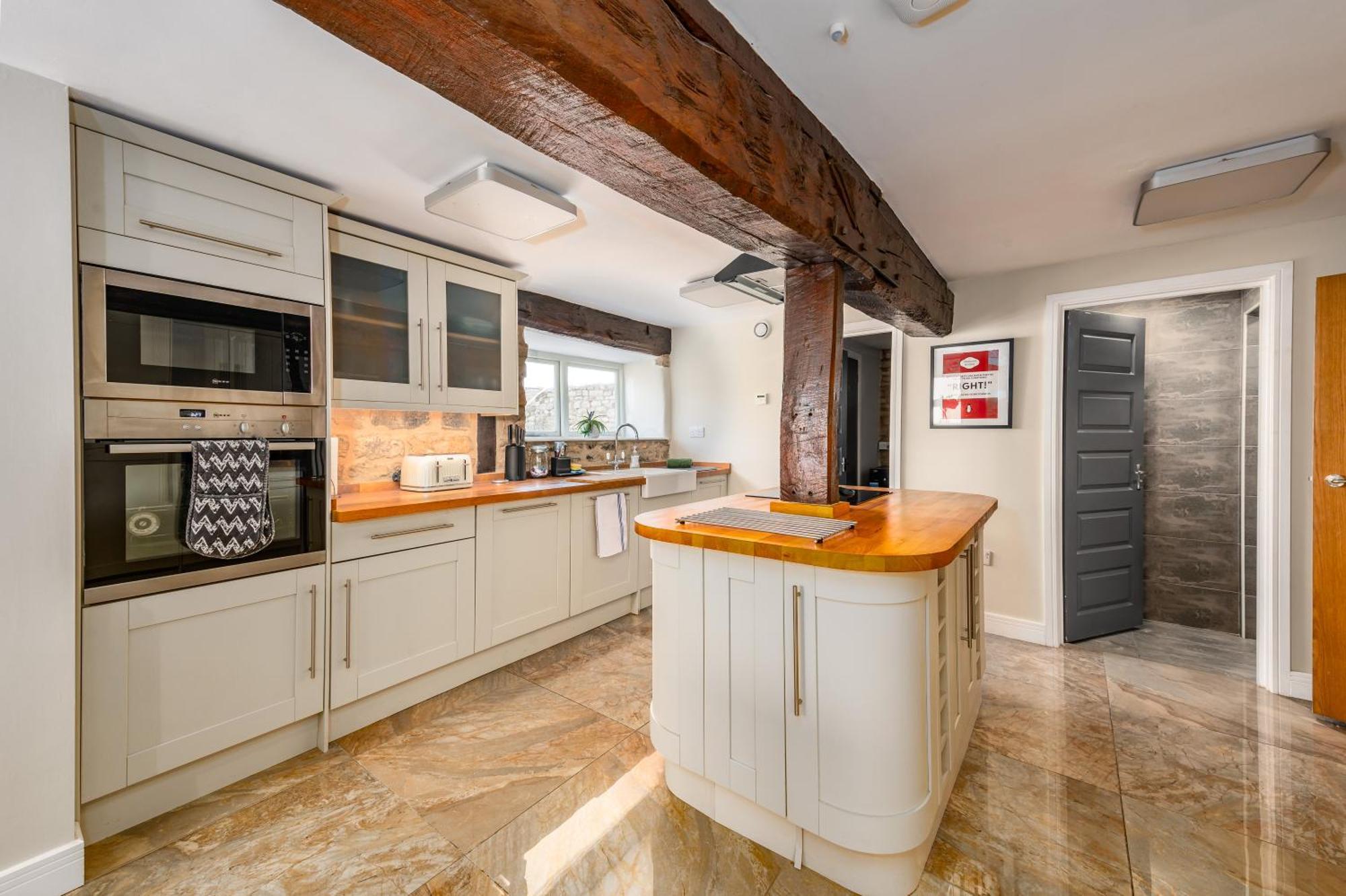Apartment Spacious, Luxury Town Centre Granary Conversion *